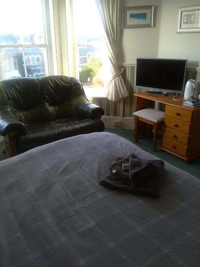 The Village Inn Bideford Habitación foto